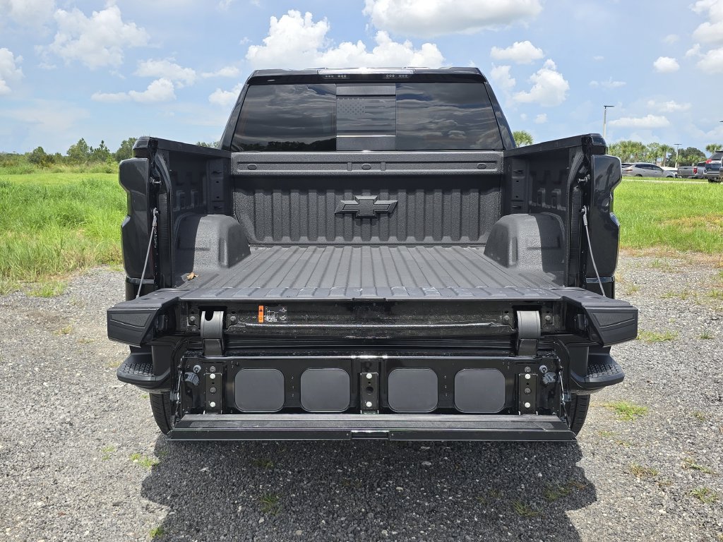 Used 2026 Chevrolet Silverado 1500 LT Trail Boss w/ LT Trail Boss Premium Package AWD/4WD image 14