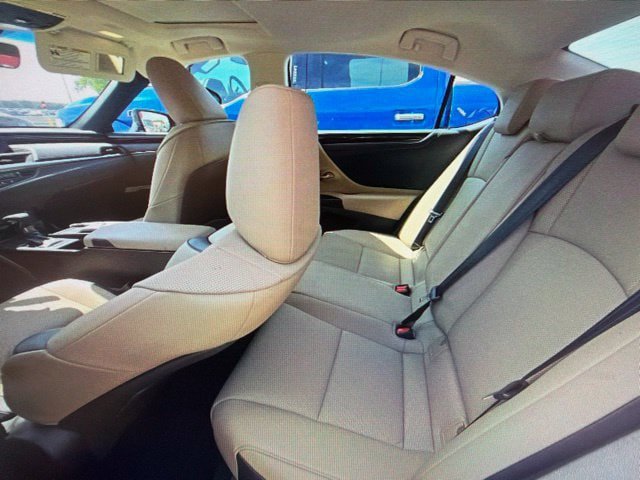 Used 2019 Lexus ES 350 w/ Premium Package FWD image 6