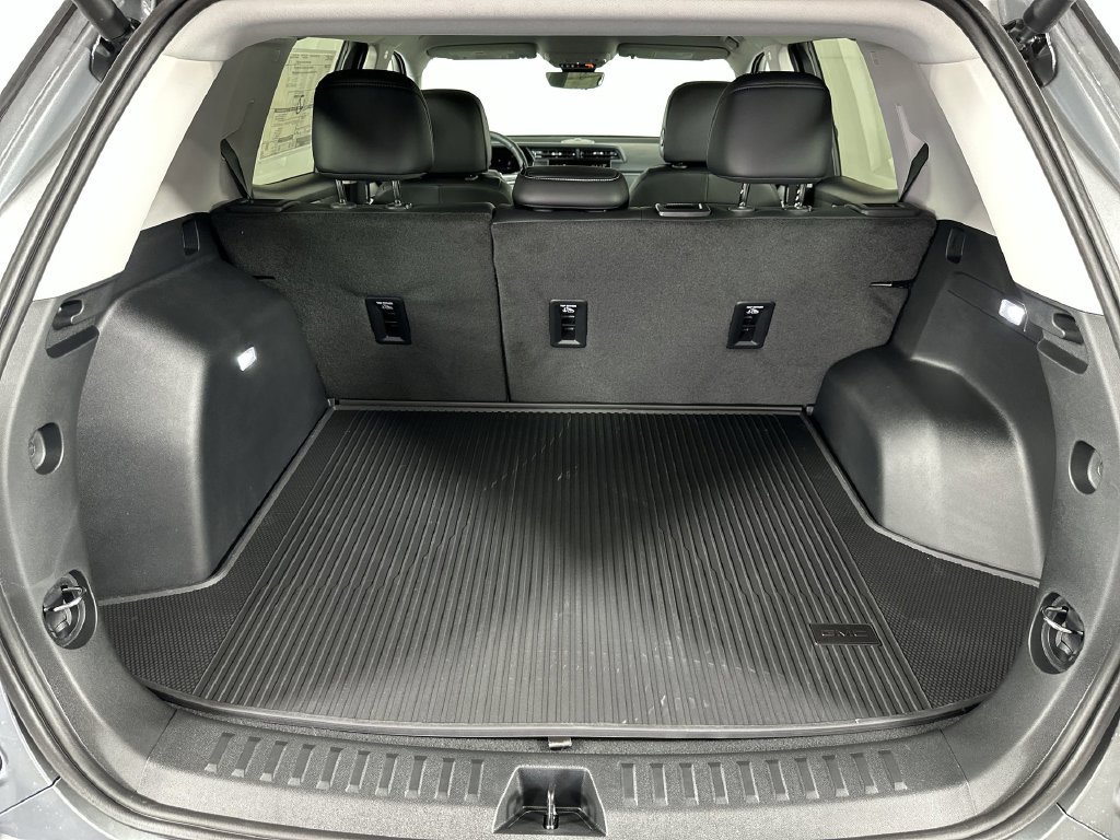 New 2027 GMC Terrain Denali w/ LPO, Floor Liner Package AWD/4WD image 27