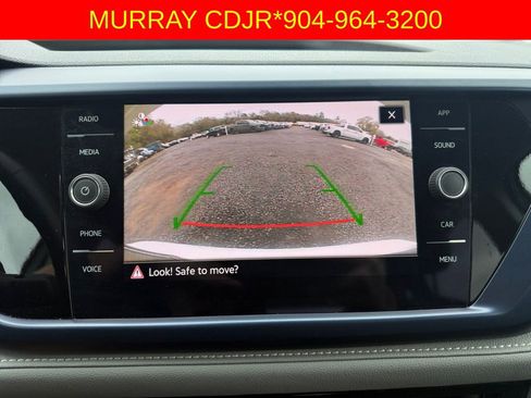 Used 2024 Volkswagen Taos SE image 32