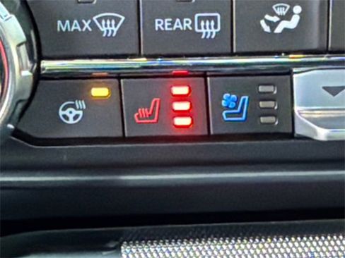 Used 2025 Ford F150 Lariat w/ Equipment Group 501A Mid image 30