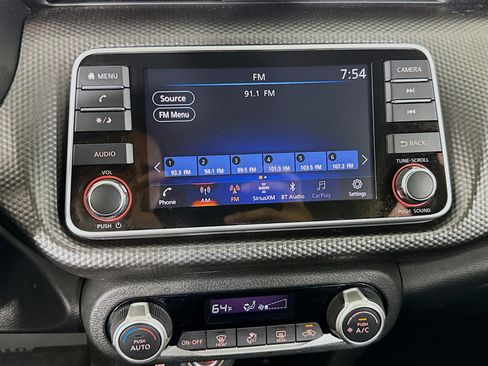 Used 2019 Nissan Kicks SV image 17