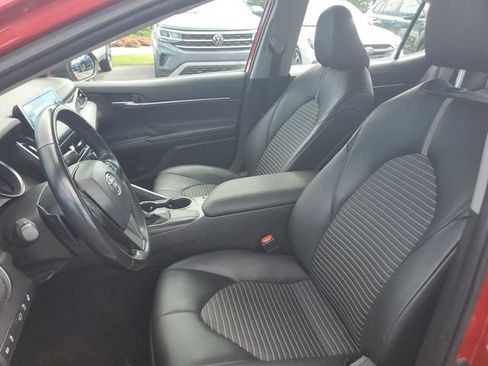 Used 2022 Toyota Camry SE FWD image 15