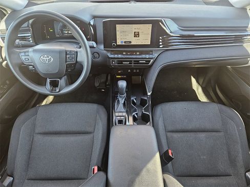 Used 2025 Toyota Camry LE image 20