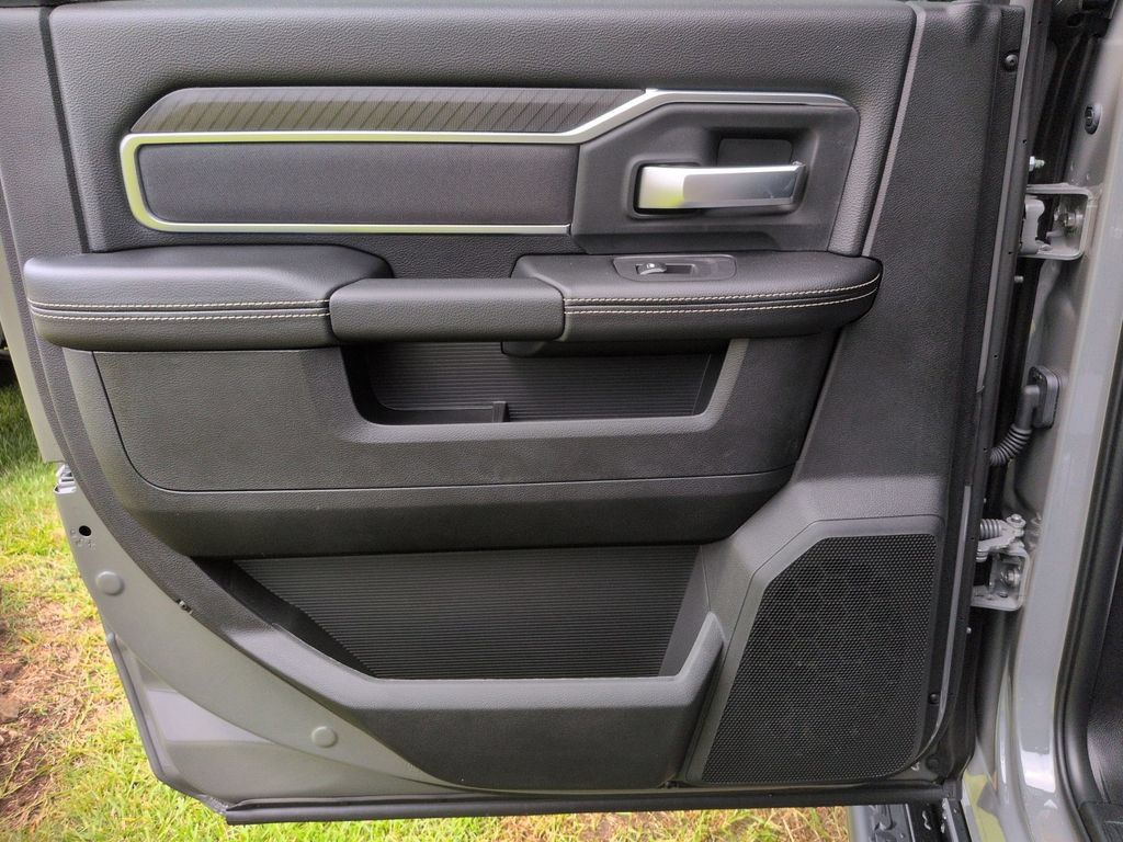 New 2026 RAM 3500 Big Horn AWD/4WD image 27