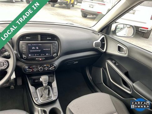 Used 2022 Kia Soul LX image 14