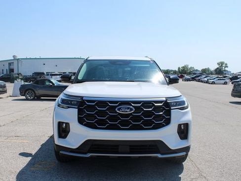 Used 2025 Ford Explorer Platinum w/ Ultimate Package AWD/4WD image 3
