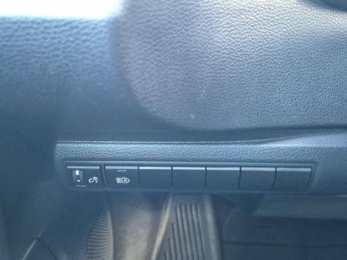 Used 2022 Toyota Corolla LE FWD image 28