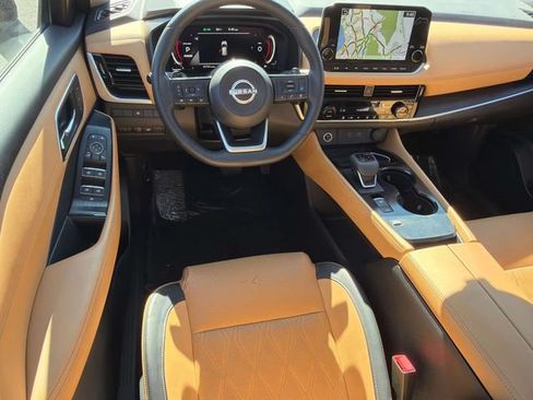 Certified 2023 Nissan Rogue Platinum FWD image 8
