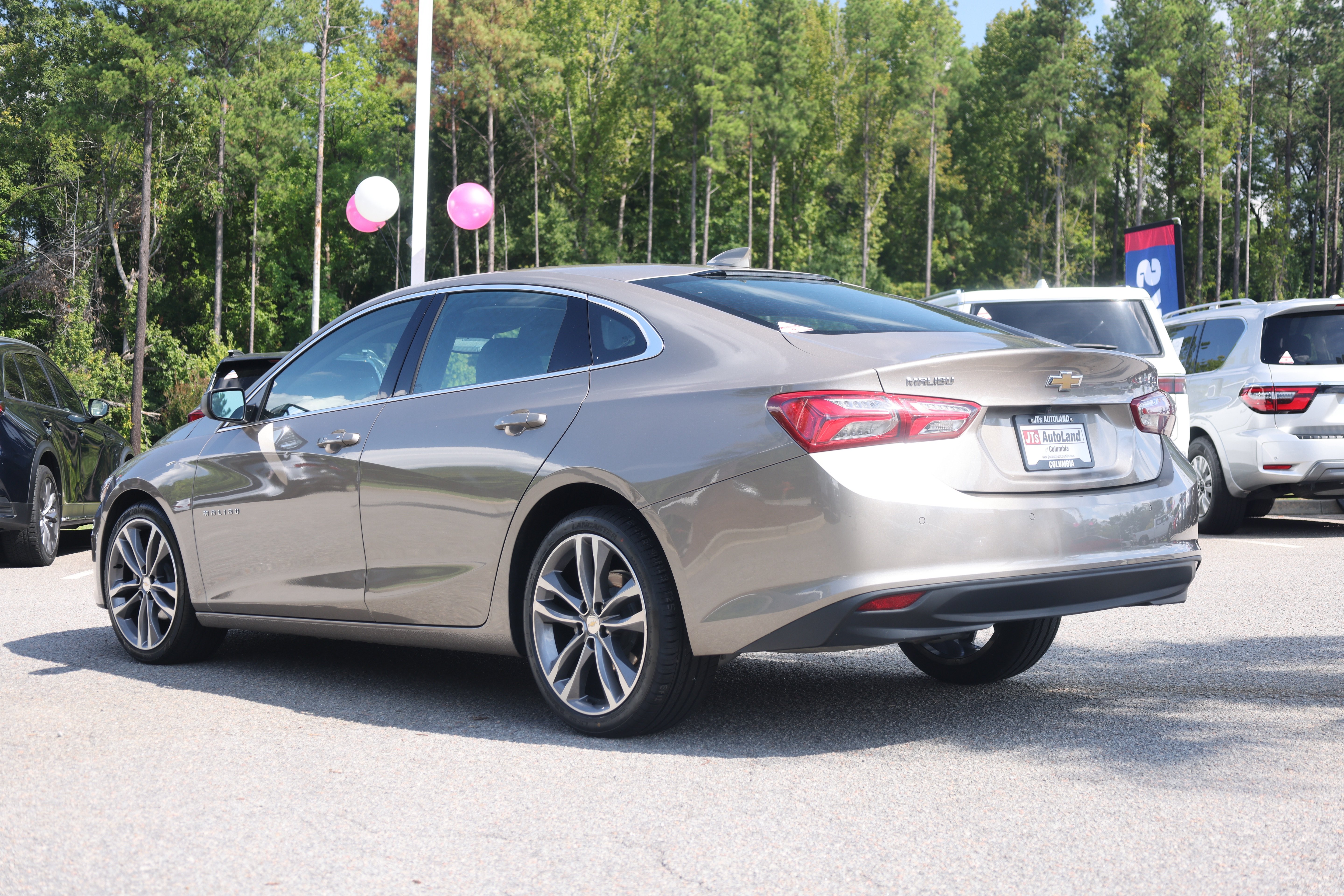 Used 2024 Chevrolet Malibu LT FWD image 3