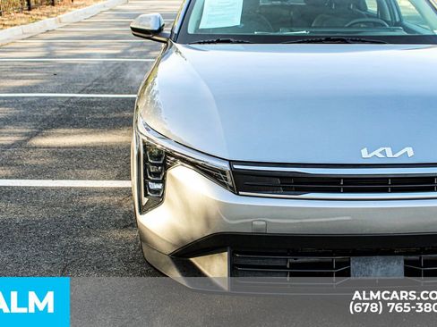 Used 2025 Kia K4 LXS image 12