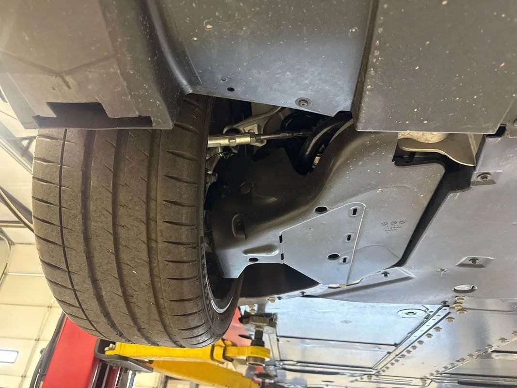 Used 2020 Chevrolet Corvette Stingray Premium Conv w/ 3LT Preferred Equipment Group RWD image 18