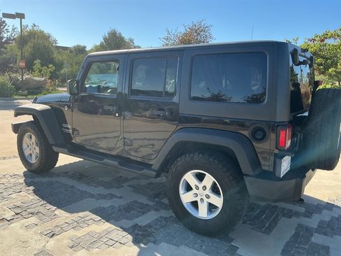 Used 2014 Jeep Wrangler Unlimited Sport w/ Quick Order Package 24S AWD/4WD image 13