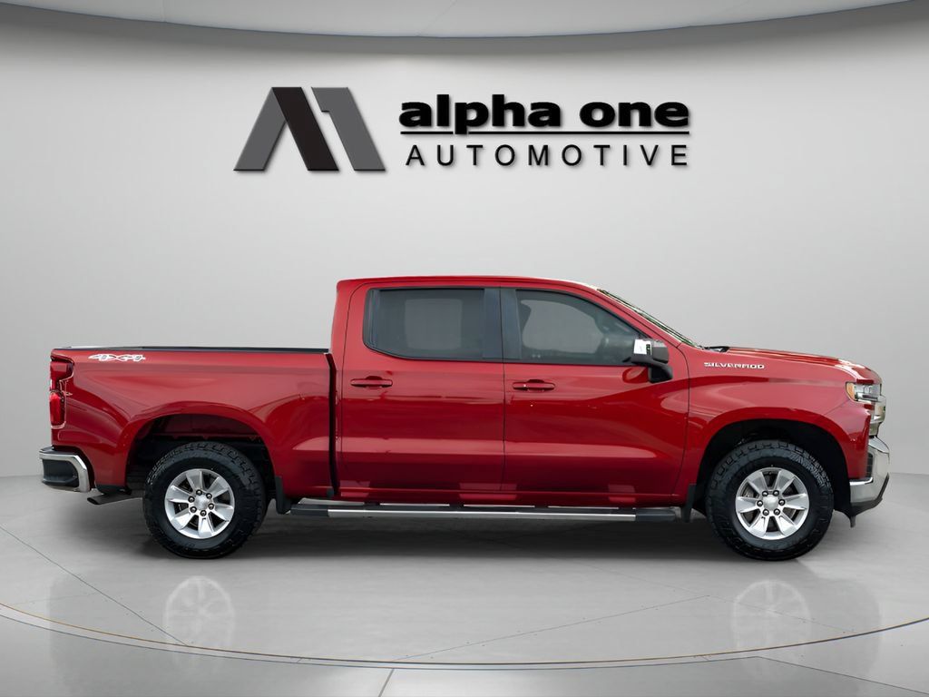 Used 2022 Chevrolet Silverado 1500 LT AWD/4WD image 4