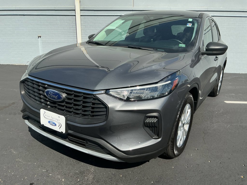 Used 2024 Ford Escape Active w/ Cold Weather Package FWD image 2