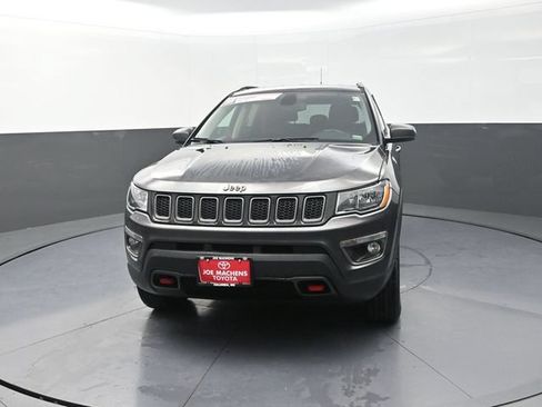 Used 2019 Jeep Compass Trailhawk AWD/4WD image 2