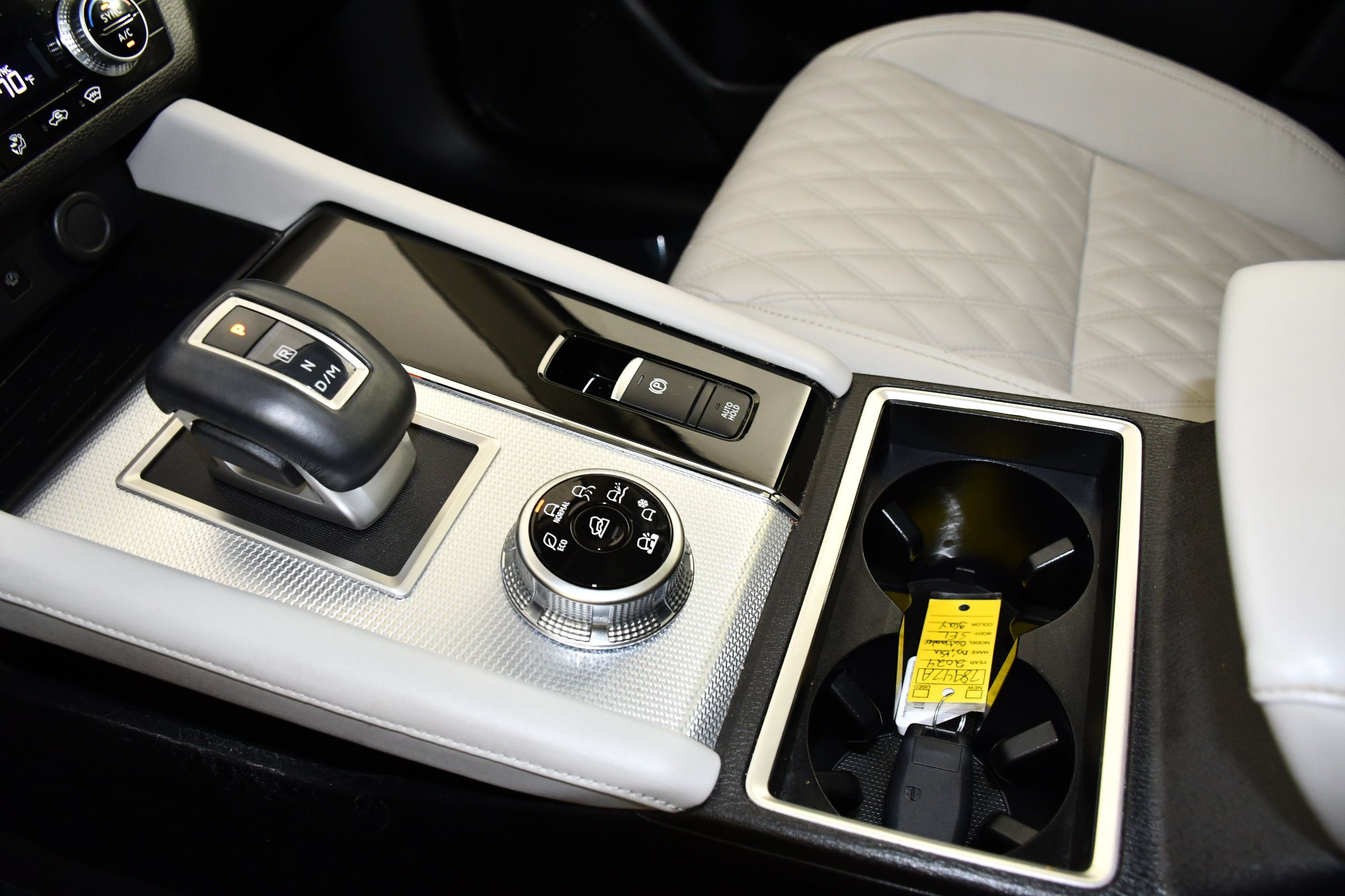 Used 2024 Mitsubishi Outlander SEL AWD/4WD image 30