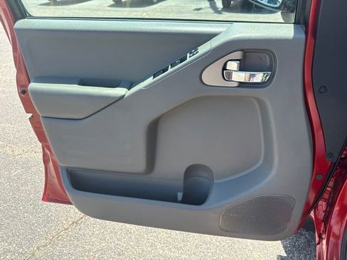 Used 2017 Nissan Frontier SV AWD/4WD image 10