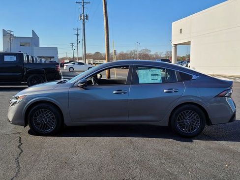 New 2026 Nissan Sentra SV w/ SV Convenience Package FWD image 4