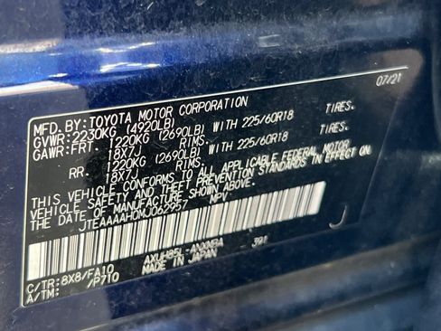 Used 2021 Toyota Venza LE AWD/4WD image 26