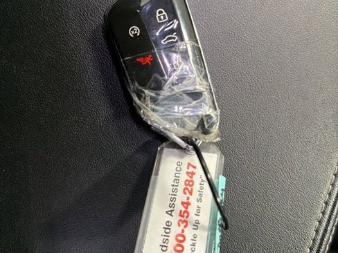 Used 2024 Volkswagen Atlas SE image 29