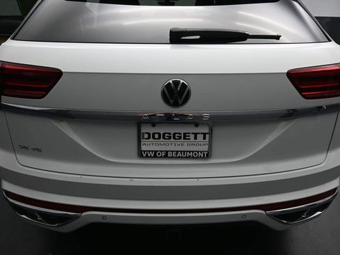 Used 2021 Volkswagen Atlas Cross Sport SE image 10