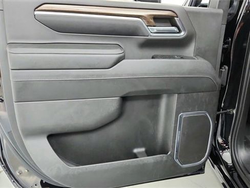 Used 2024 Chevrolet Silverado 2500 LT w/ Convenience Package image 21