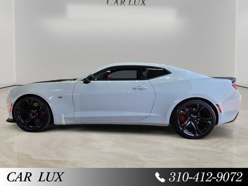 Used 2018 Chevrolet Camaro SS image 2