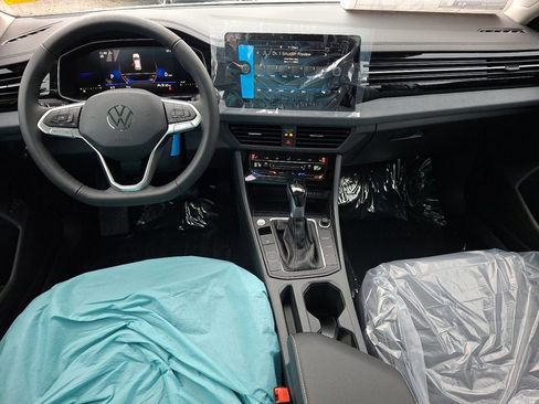 New 2026 Volkswagen Jetta SE image 10