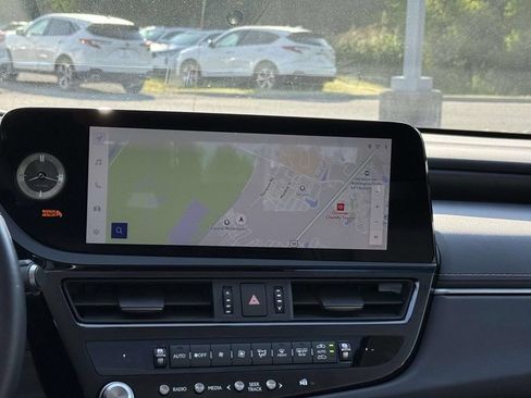 Used 2025 Lexus ES 350 w/ Premium Package FWD image 10