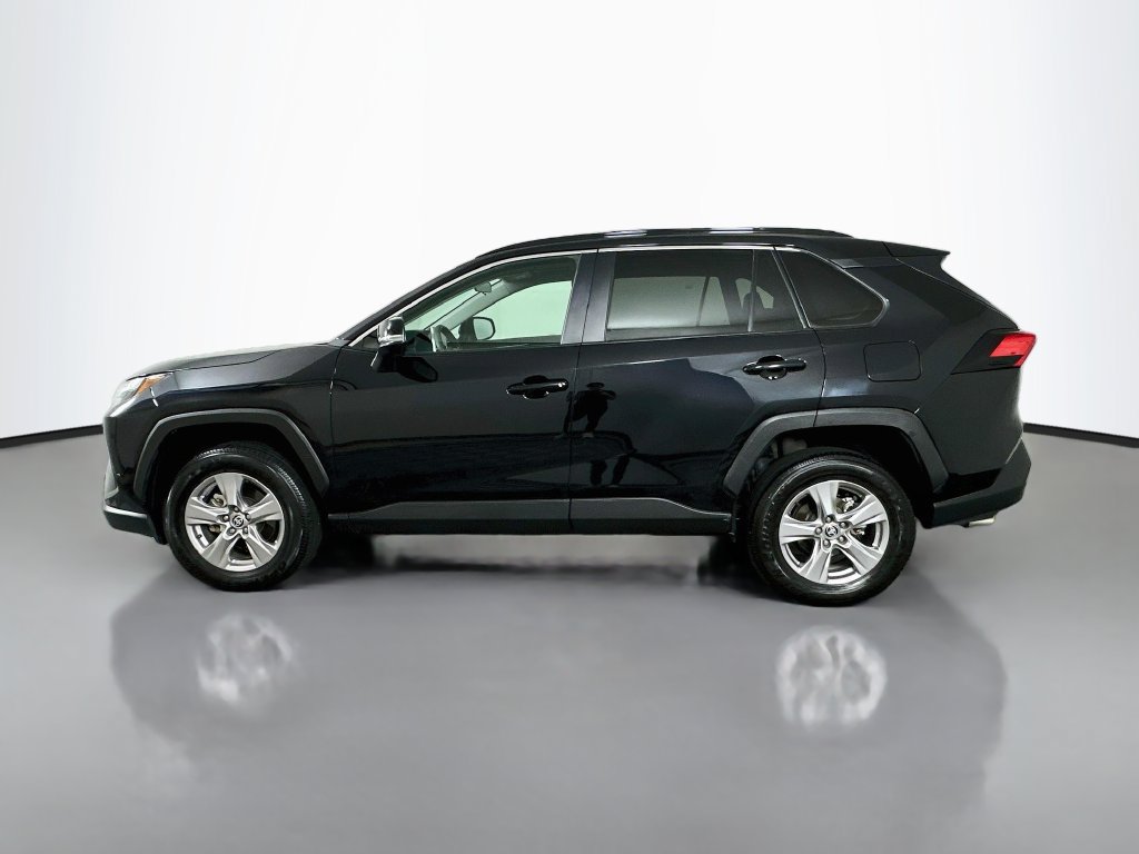 Used 2025 Toyota RAV4 XLE FWD image 8