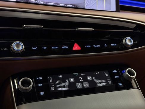 New 2026 Genesis GV70 2.5T Advanced image 20