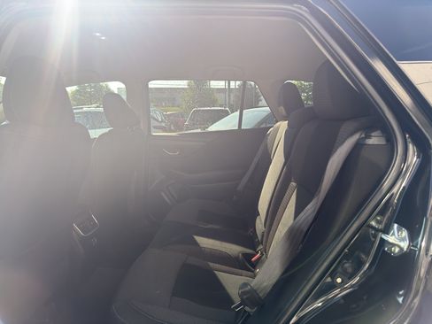 Used 2023 Subaru Outback Premium AWD/4WD image 10