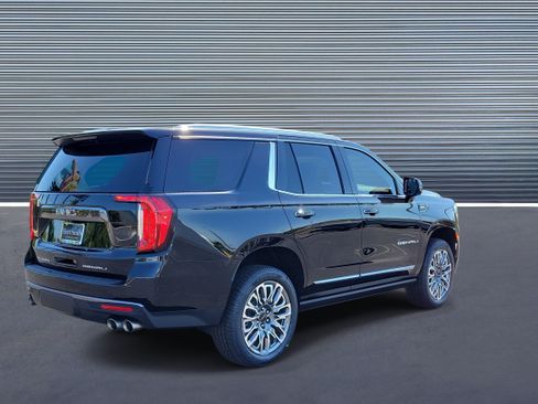 Used 2024 GMC Yukon Denali Ultimate AWD/4WD image 3