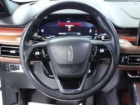Used 2022 Lincoln Aviator Grand Touring w/ Equipment Group 301A AWD/4WD image 18