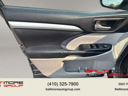 Used 2015 Toyota Highlander XLE AWD/4WD image 14