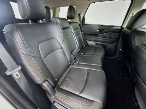 Used 2023 Nissan Pathfinder SL w/ Lighting Package (N92) AWD/4WD image 27