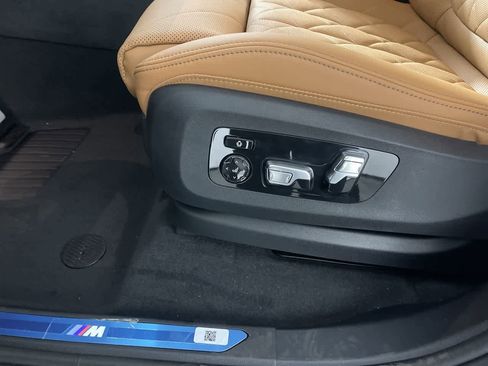 Used 2024 BMW X7 xDrive40i w/ M Sport Package AWD/4WD image 10