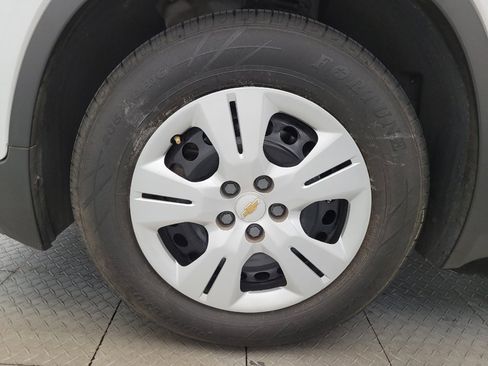 Used 2016 Chevrolet Trax LS w/ LPO, Cargo Package FWD image 31