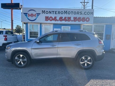 Used 2019 Jeep Cherokee Limited image 1