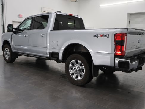 Used 2023 Ford F350 Lariat w/ Lariat Ultimate Package AWD/4WD image 6