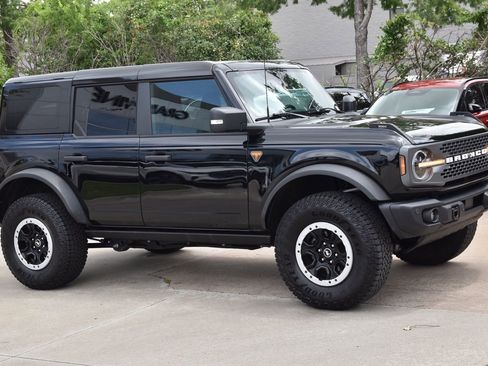 Certified 2025 Ford Bronco Badlands AWD/4WD image 5