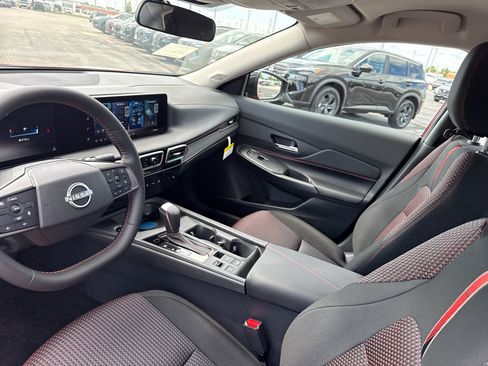 New 2027 Nissan Sentra SR FWD image 24