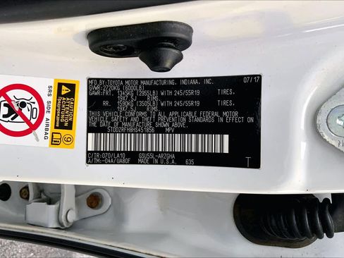 Used 2017 Toyota Highlander Limited Platinum image 31