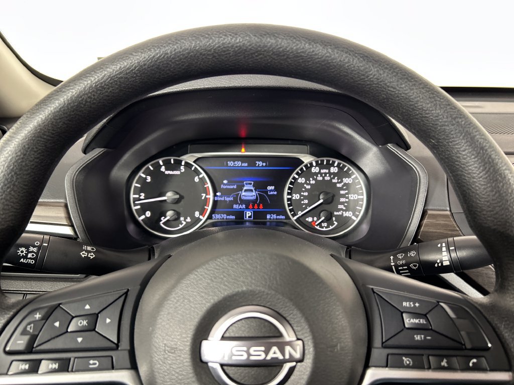 Used 2024 Nissan Altima 2.5 SV FWD image 13