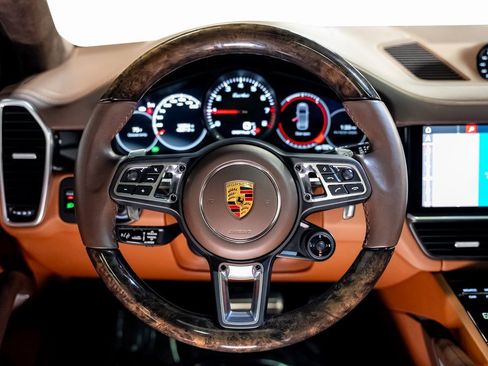 Used 2021 Porsche Cayenne Turbo image 41