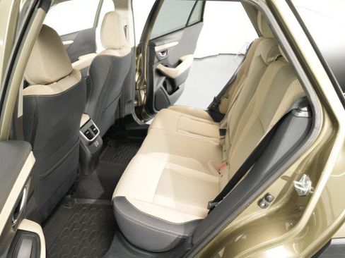 Used 2024 Subaru Outback Premium AWD/4WD image 37