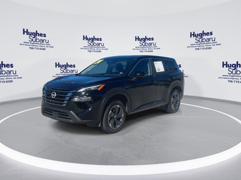 Used 2024 Nissan Rogue SV image 6