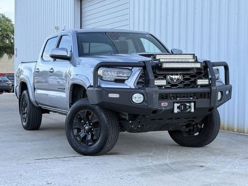 Used 2020 Toyota Tacoma TRD Sport w/ TRD Premium Sport Package image 2
