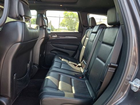 Used 2017 Jeep Grand Cherokee Overland AWD/4WD image 10